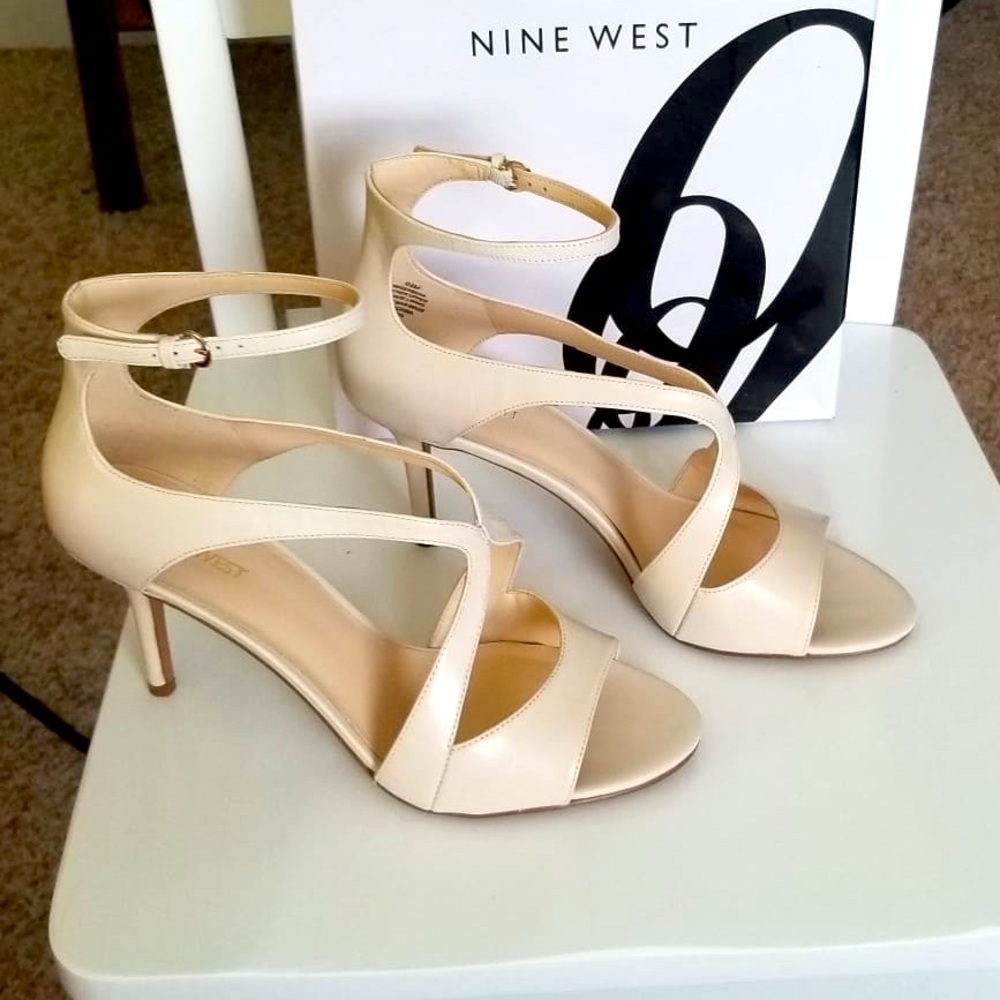 Off white Nine West heels